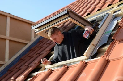 Pose de fenêtres de toit Velux au Compas